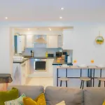 Spacious 2 Bedroom Flat For 6 With Garden Access In Brixton And Stockwell