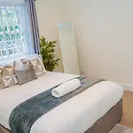 Spacious 2 Bedroom Flat For 6 With Garden Access In Brixton And Stockwell