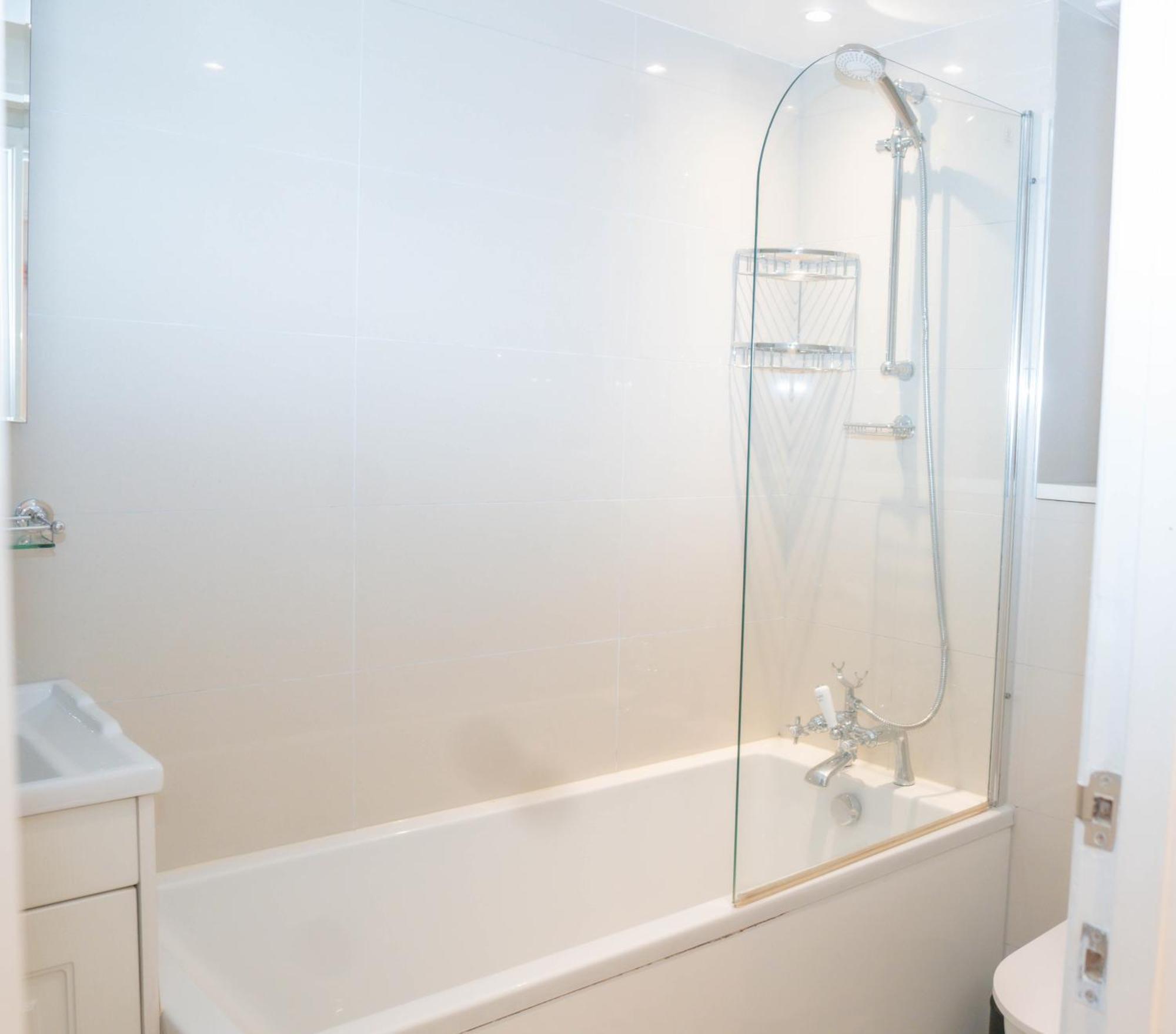 Spacious 2 Bedroom Flat For 6 With Garden Access In Brixton And Stockwell *